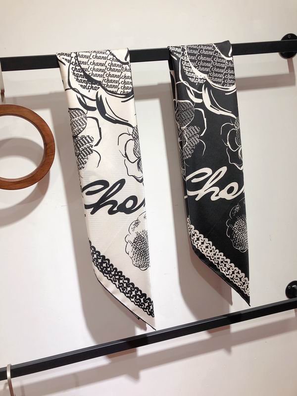 Chanel silk scarf 90X90cm E24